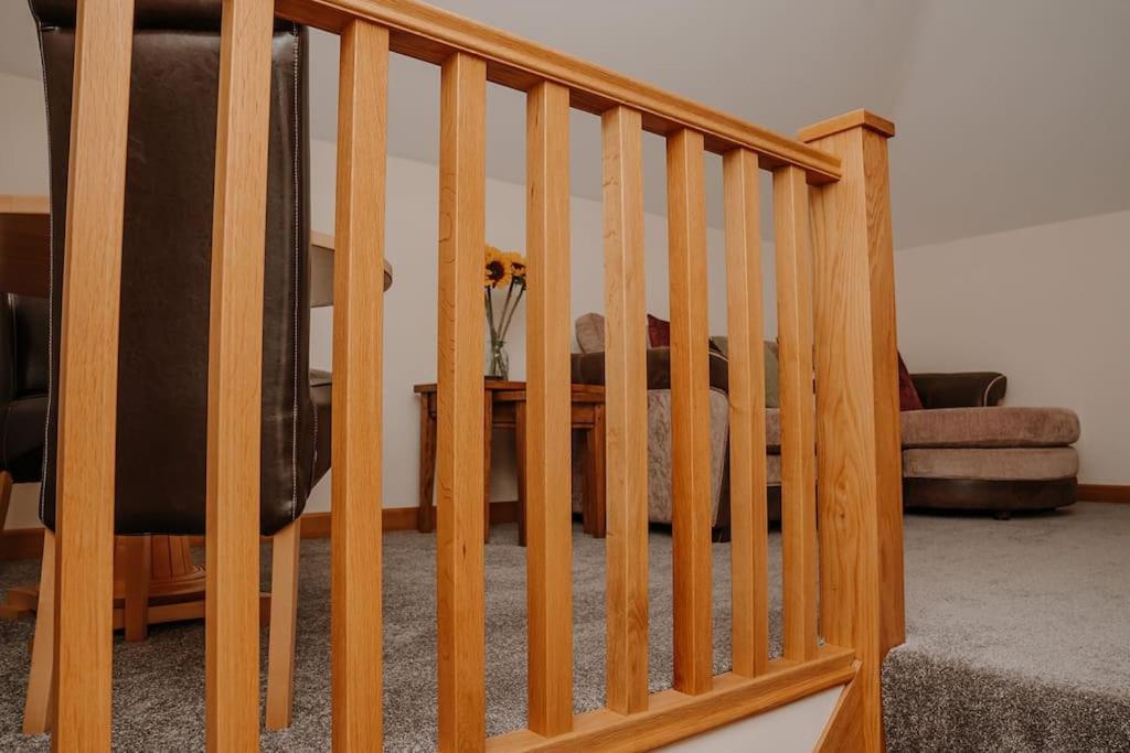 Lovely New 1 Bedroom Loft Apartment With On Drive Parking 트로브리지 외부 사진